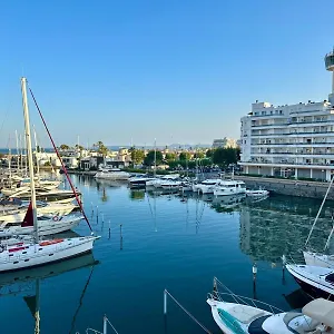 apartamento-con-vistas-a-mar-y-canal-empuriabrava.catalonia-hotels.com/